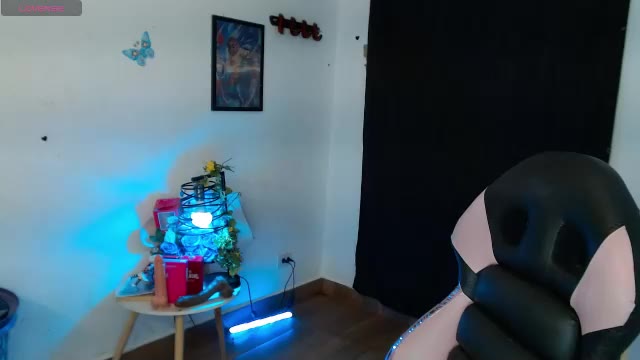 cristinaonassis_ – уебкам модел в Chaturbate: снимки
