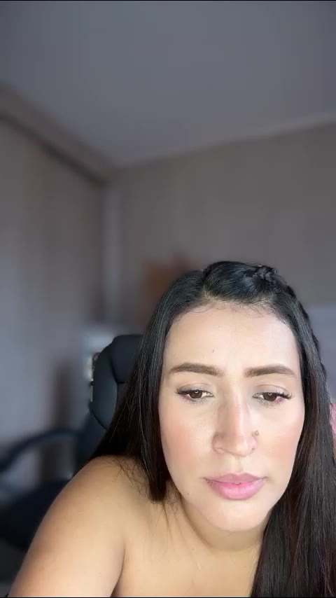 camirous: عارضة كاميرا ويب على LiveJasmin