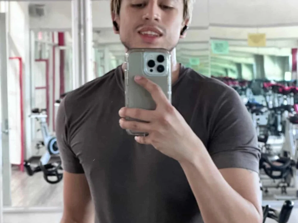 AntonBoyToy, modèle webcam Stripchat : photos
