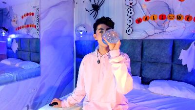 Preview photo of webcam model dominic_jay on Cam4