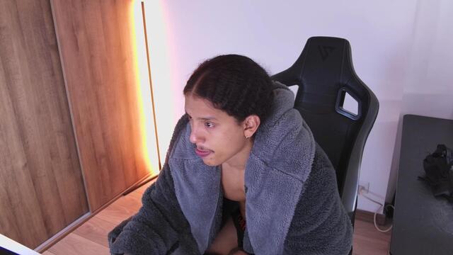 Preview photo of webcam model liam-volkov on Flirt4Free