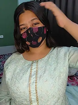 YOUR_GF_ na Stripchat: fotky a profil