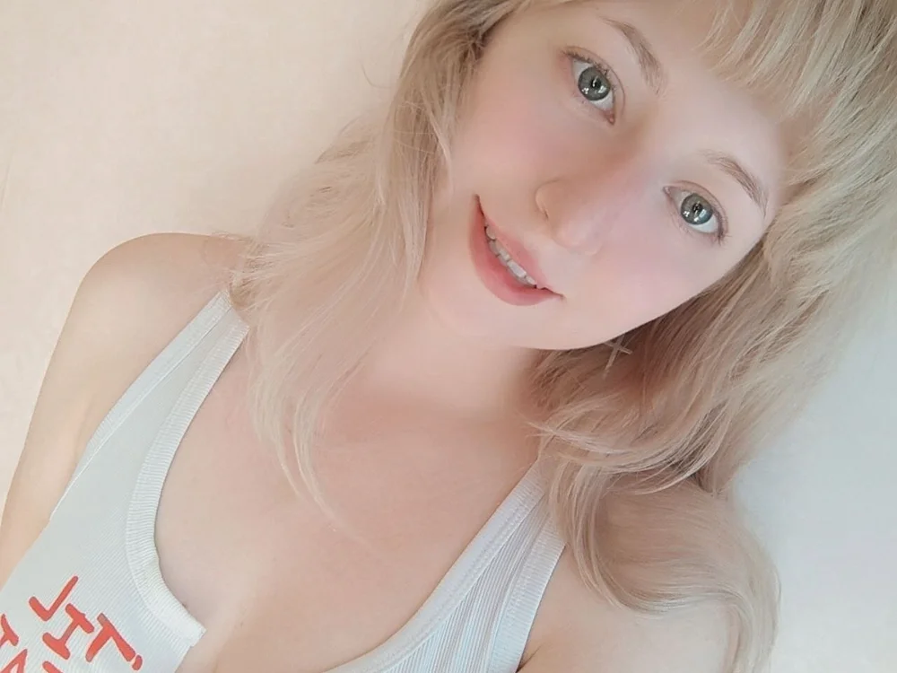 RonnieKiss ב-Stripchat: תמונות ופרופיל
