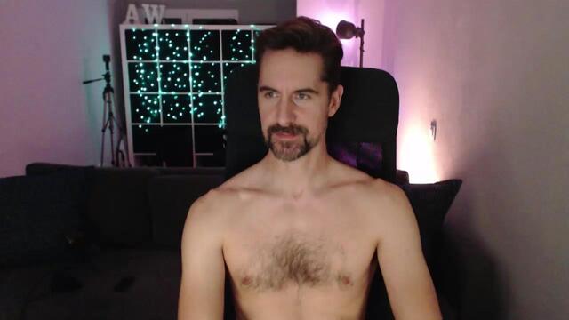 Preview photo of webcam model antonio-west on Flirt4Free