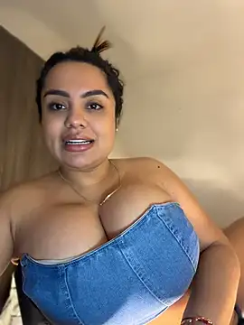 Preview photo of webcam model valeria2019hot on Stripchat