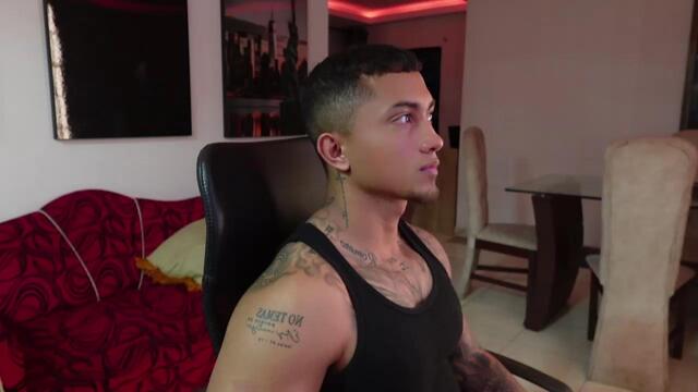 enzo-grimaldi – Flirt4Free webkamerás modell