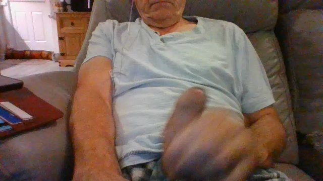 Preview photo of webcam model dave6919 on Cam4