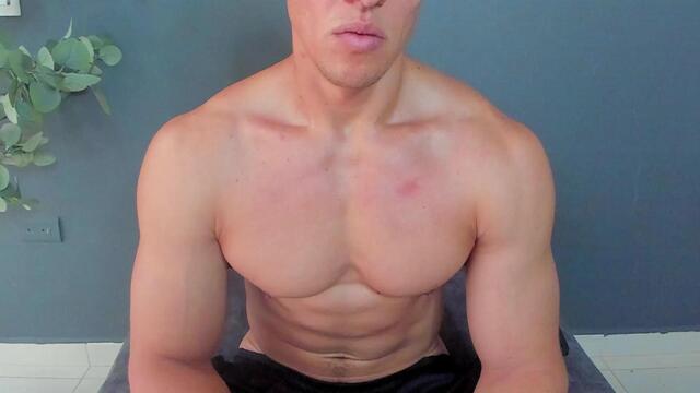 reece-taylor — Flirt4Freeのライブ配信モデル：写真・プロフィール