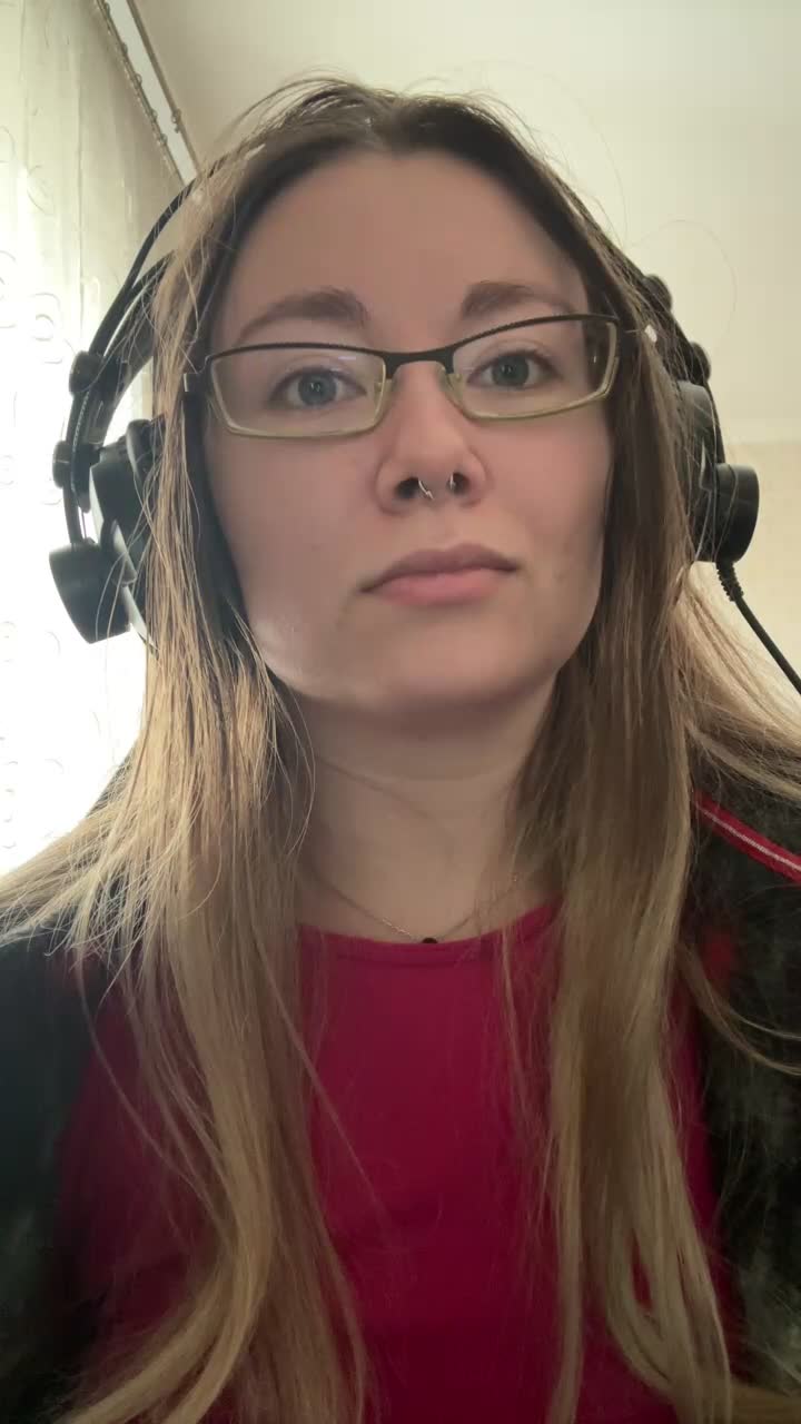 meeranda na XloveCam: slike in profil