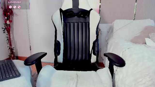 jadeh_williams02 — Chaturbateのライブ配信モデル：写真・プロフィール