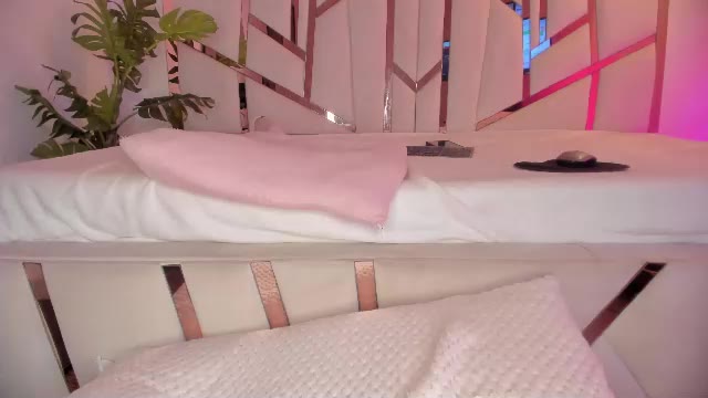 shy_booty18, model webcam pe Chaturbate: poze