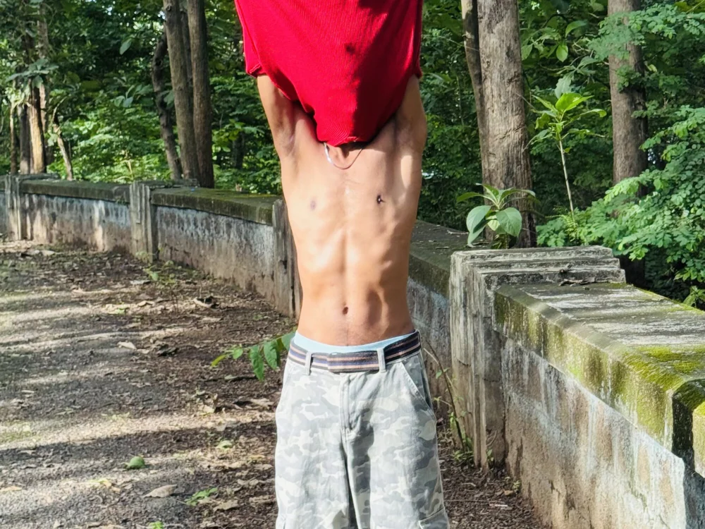 Hung__bottoM บน Stripchat: รูปภาพและโปรไฟล์