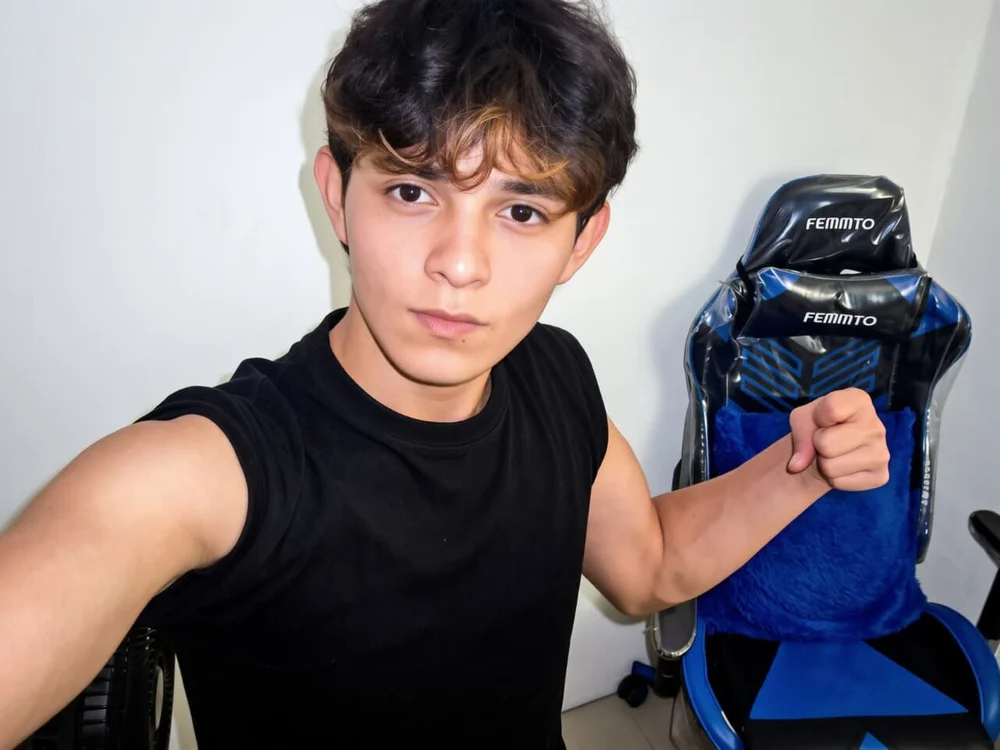 JamesCurls — Stripchat वेबकैम मॉडल: फ़ोटो