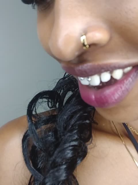 roundbootie (BongaCams): nuotraukos, profilis