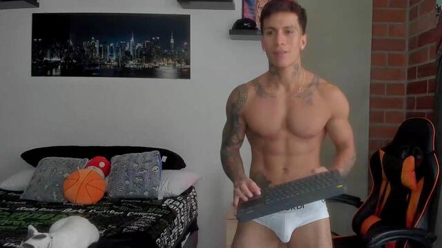 Preview photo of webcam model petter-grey on Flirt4Free