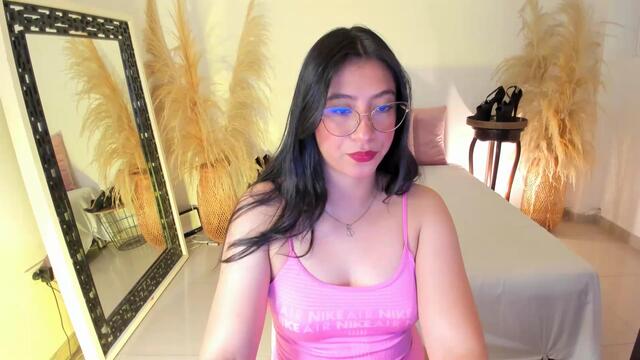 lucy-minds na Flirt4Free: slike in profil