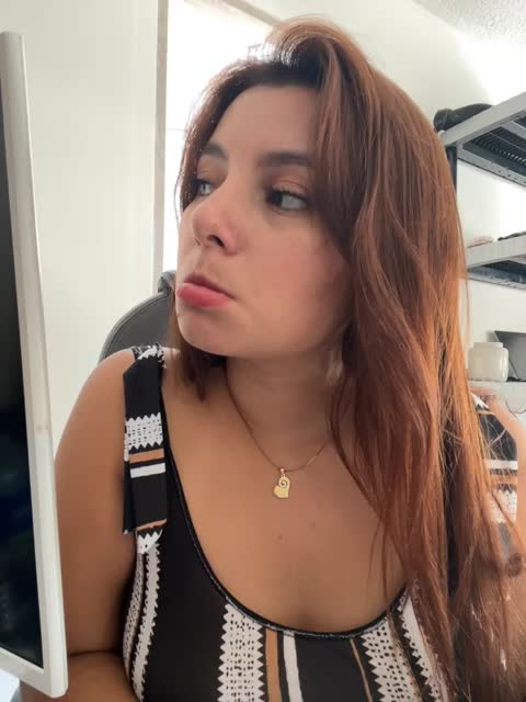 linafoxyhot — XloveCam वेबकैम मॉडल: फ़ोटो