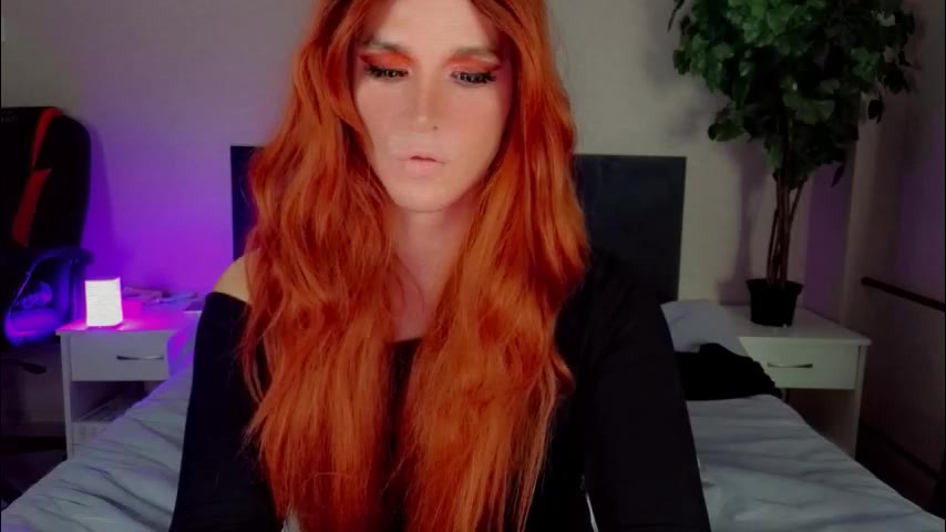 Preview photo of webcam model helenspellman on LiveJasmin