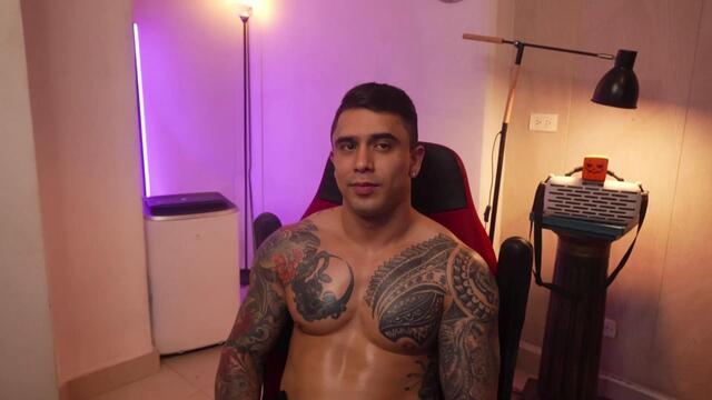 Preview photo of webcam model andy-damon on Flirt4Free