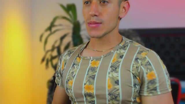 zach-price ב-Flirt4Free: תמונות ופרופיל