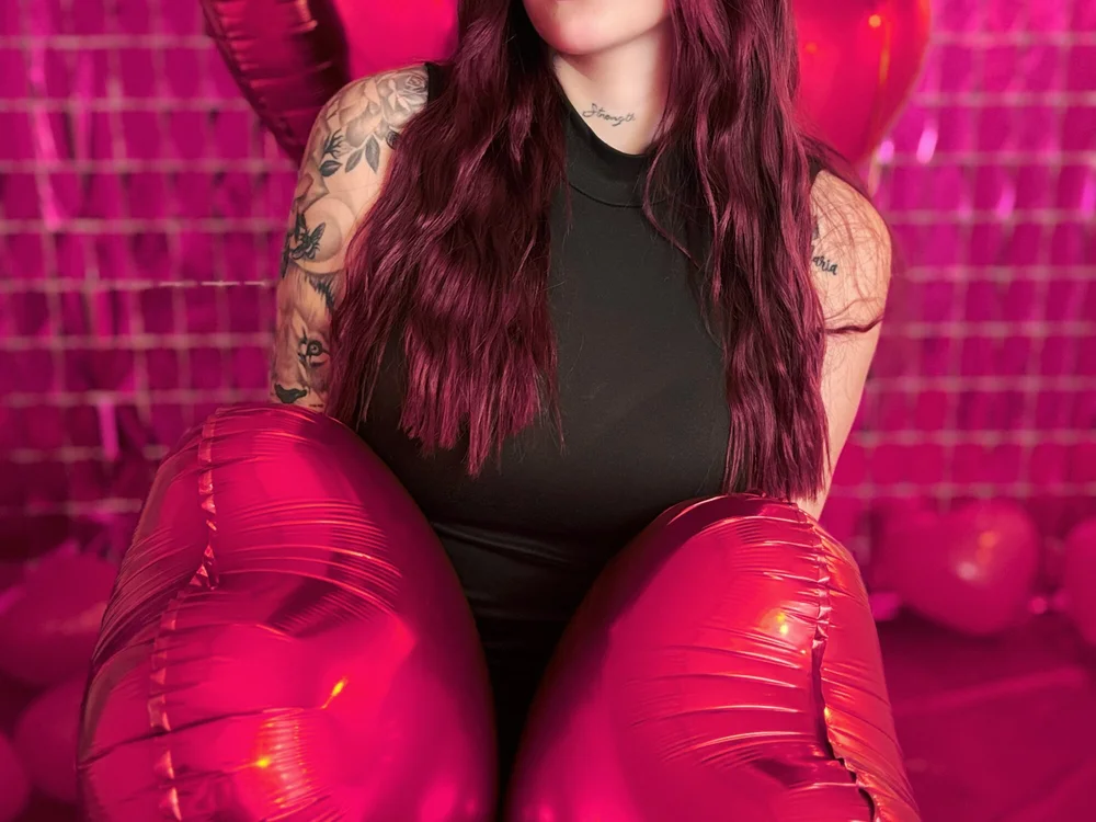 Фото вебкам-модели EmmaaCastro на Stripchat