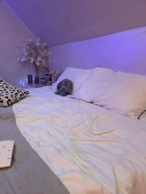hollypolly111 (BongaCams): foto un profils