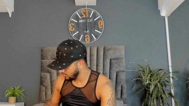 Preview photo of webcam model jax-maxwell on Flirt4Free