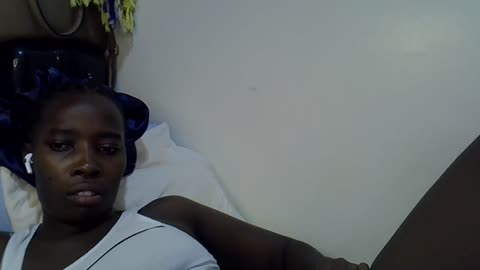 miss-vibes (BongaCams): foto un profils