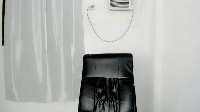 cyra_foxx — Chaturbate 直播模特:照片与资料