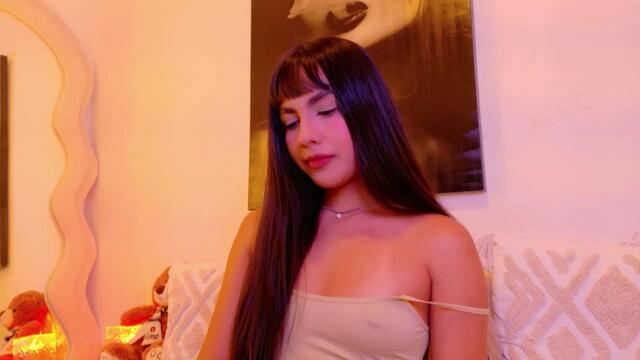 juliana-saenz — Flirt4Free 直播模特：照片与资料