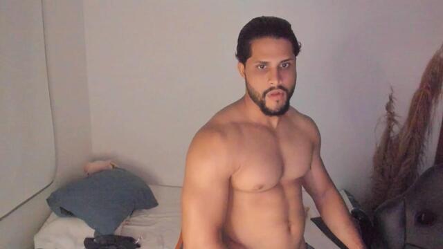 pier-simons: عارضة كاميرا ويب على Flirt4Free