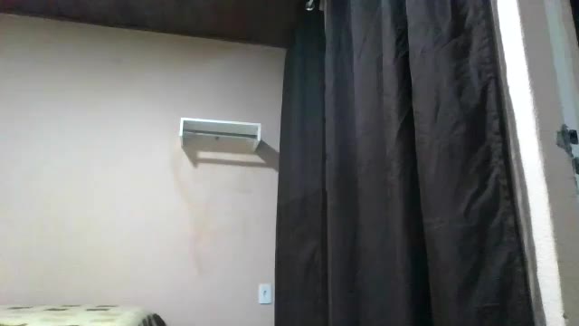 laylabrasil, webcammodell på Chaturbate: bilder