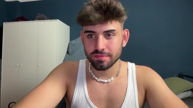 Preview photo of webcam model harper-durand on Flirt4Free