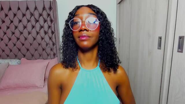 zoey-smily, modelo webcam do Flirt4Free: fotos