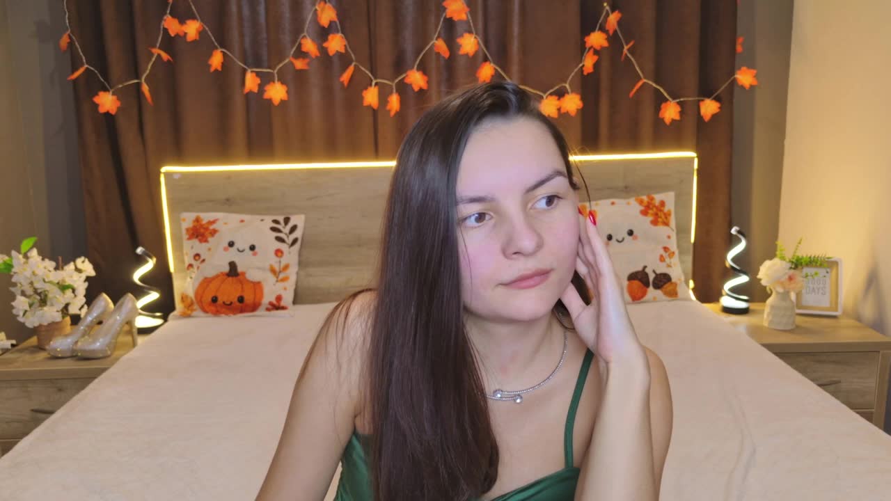 Preview photo of webcam model jasmineasha on XloveCam