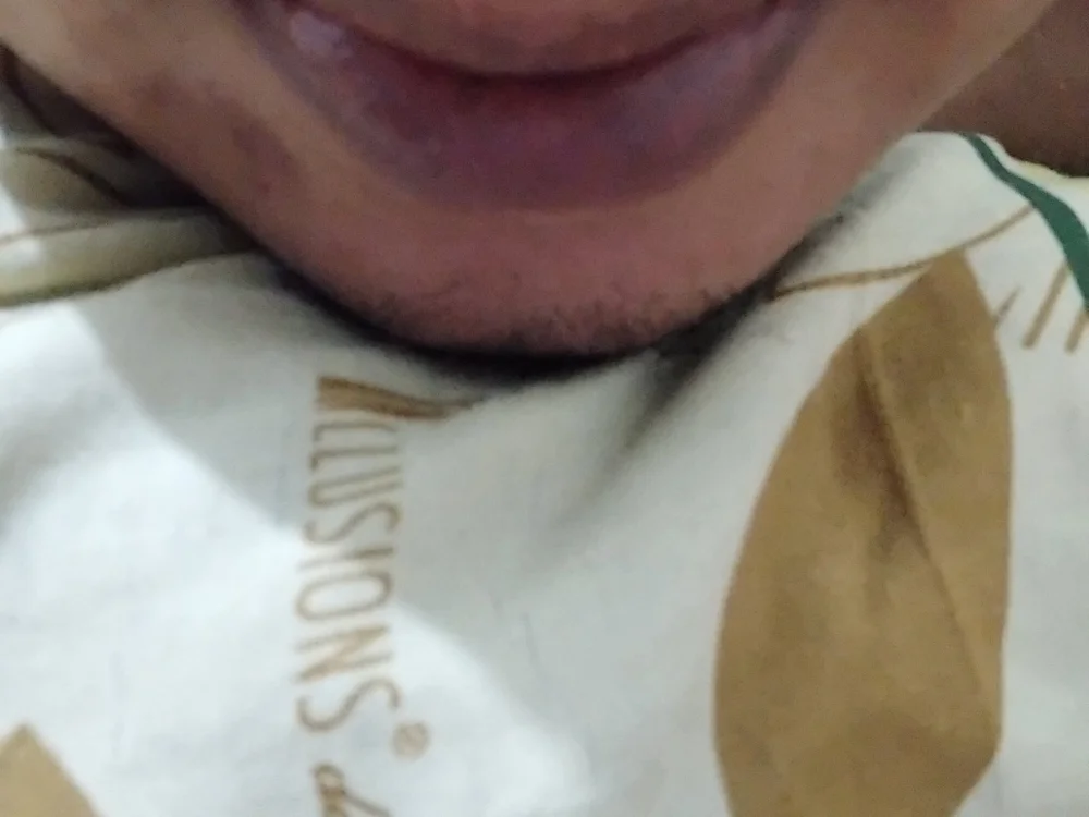 Preview photo of webcam model Riu696 on Stripchat