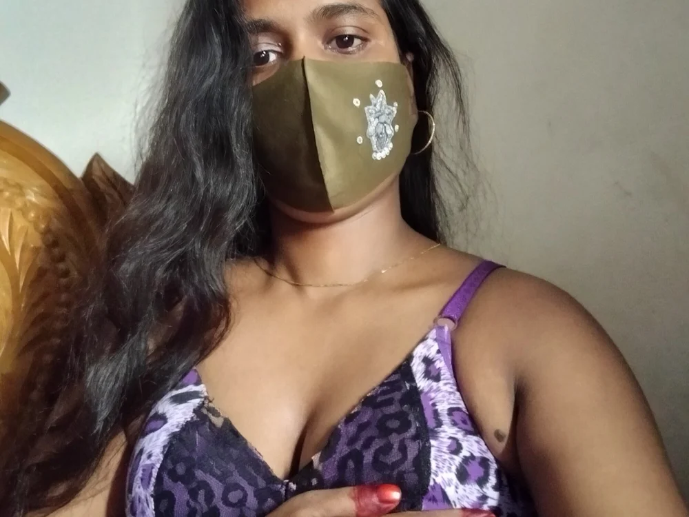 Preview photo of webcam model sima_roy99 on Stripchat
