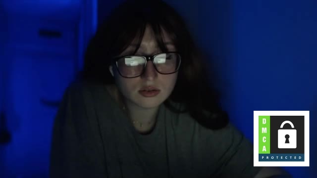 blue_eyessssss në Chaturbate: foto dhe profili