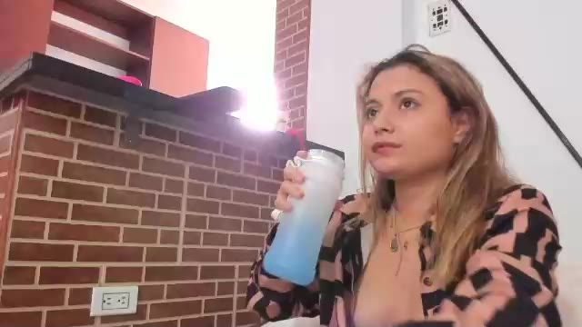 littletammy4u — Chaturbateのライブ配信モデル：写真・プロフィール