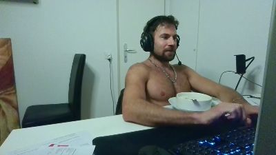 alpha_hunk — Cam4 वेबकैम मॉडल: फ़ोटो