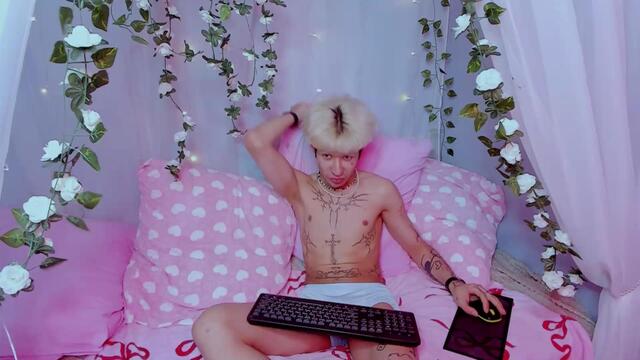 finn-echo — Flirt4Free 直播模特：照片与资料