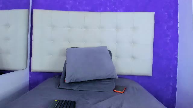 Preview photo of webcam model macarena_05_ on Chaturbate