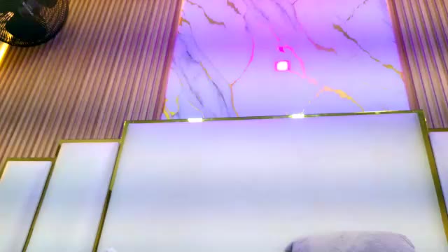 scarletmilf_1: عارضة كاميرا ويب على Chaturbate
