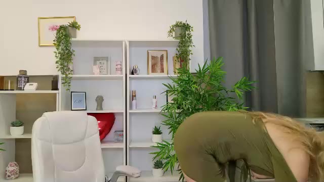 ladyleea në Chaturbate: foto dhe profili