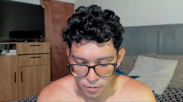 alan-gonz – Flirt4Free webkamerás modell