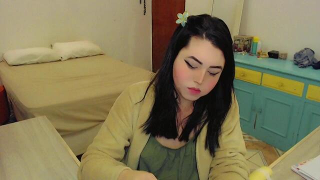 sophie-fantasy: عارضة كاميرا ويب على Flirt4Free