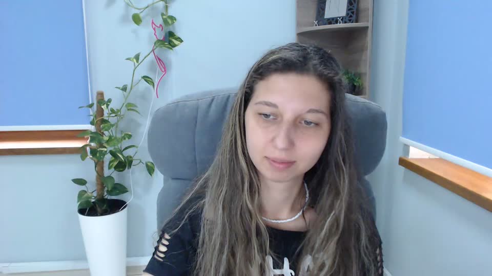 sanella (XloveCam): ảnh người mẫu webcam