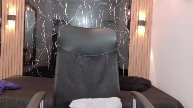 turjan_sultan — Chaturbate वेबकैम मॉडल: फ़ोटो