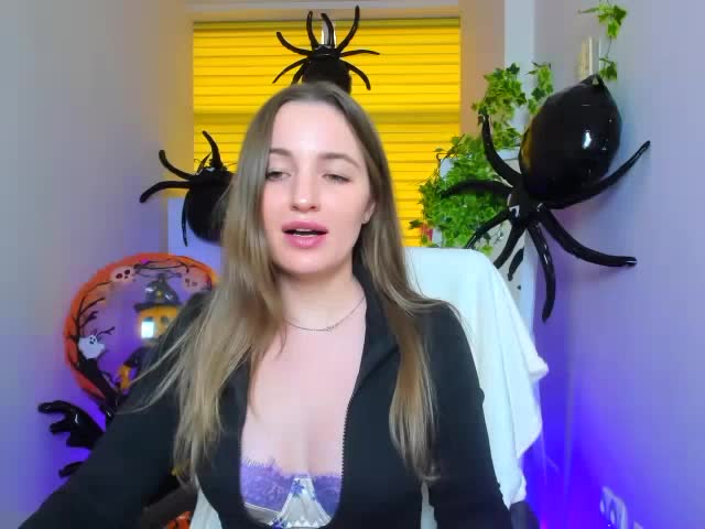 aliceprings — XloveCam वेबकैम मॉडल: फ़ोटो