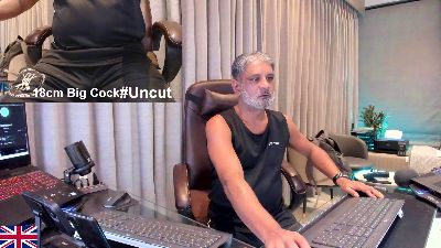 Preview photo of webcam model onlinebossuk on Cam4